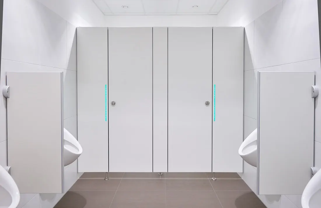 Vacant or occupied is permanently inicated by an LED-light-band