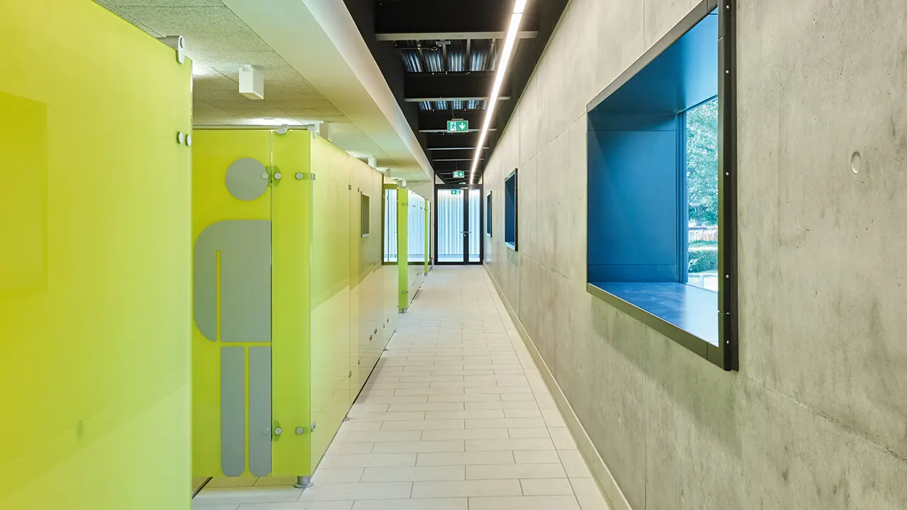 Umkleidekabinen für Schwimmbäder und Thermen